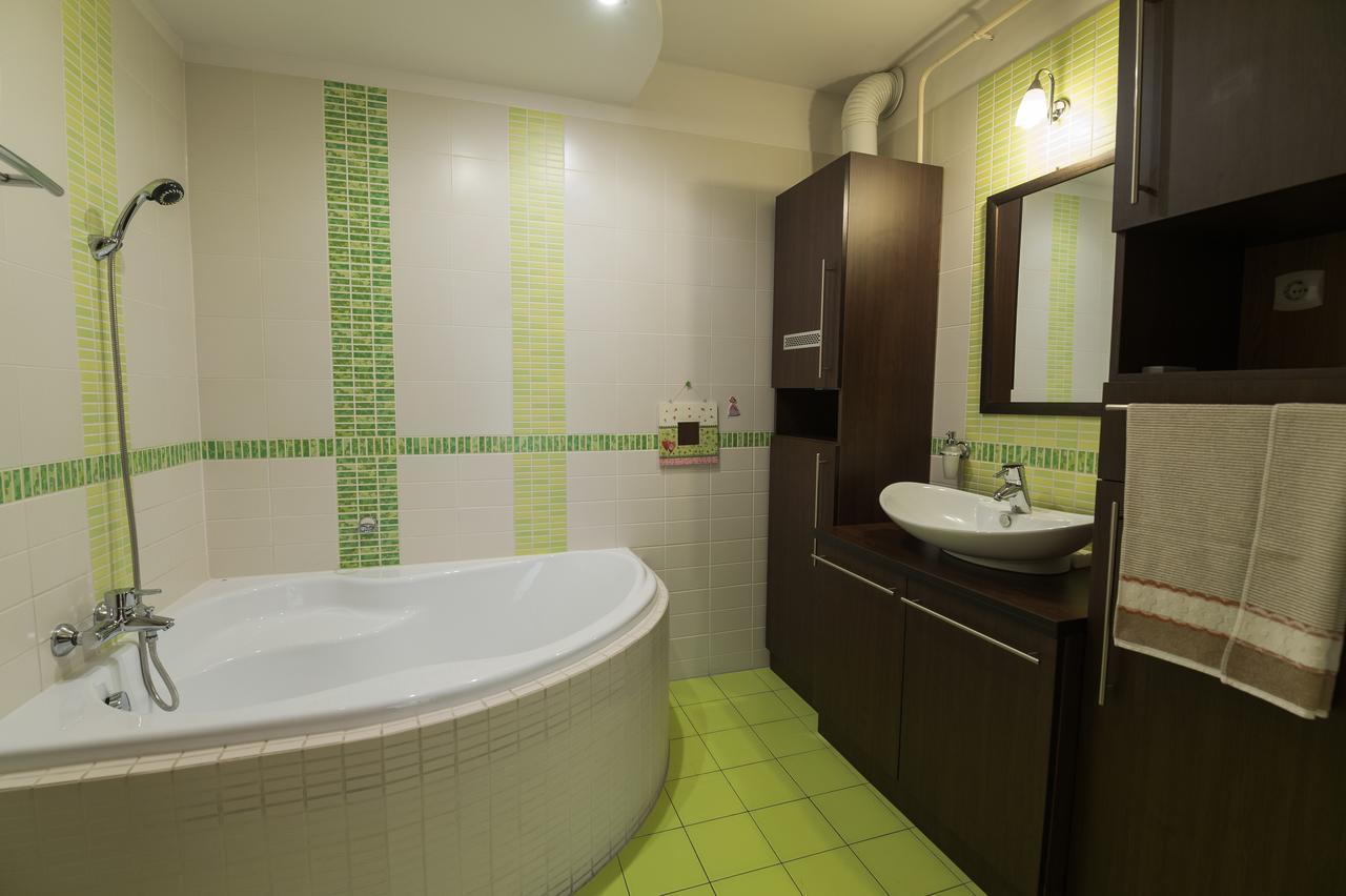 Lujzi Apartman Eger Extérieur photo