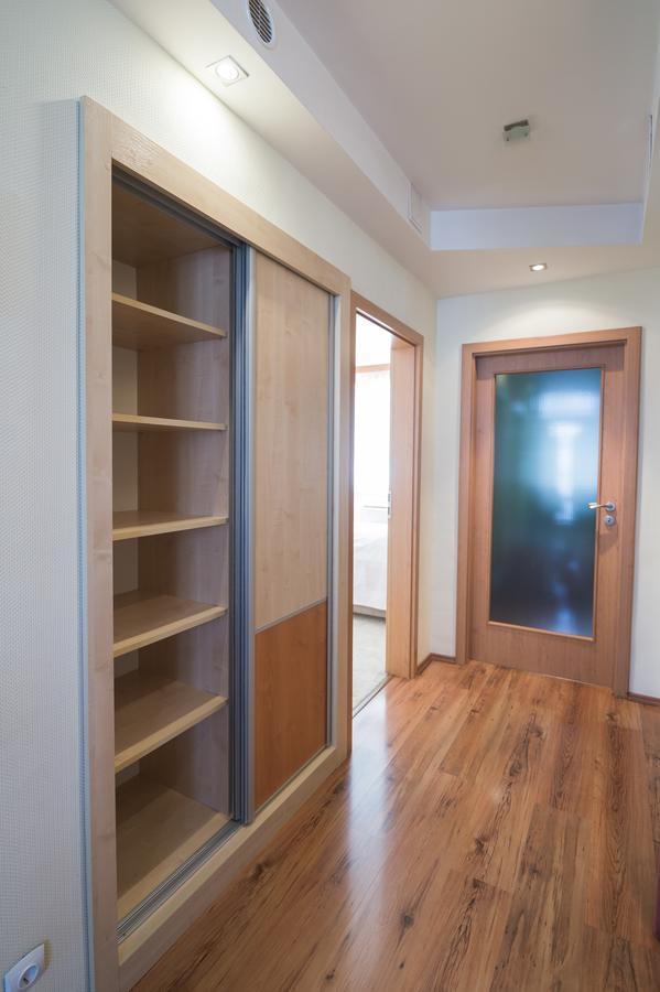 Lujzi Apartman Eger Extérieur photo